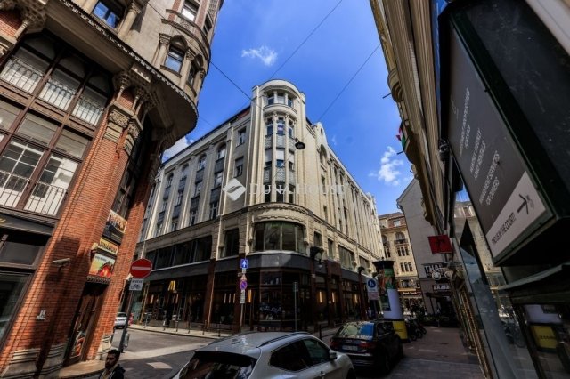 Eladó téglalakás, Budapesten, V. kerületben 299.9 M Ft, 3 szobás