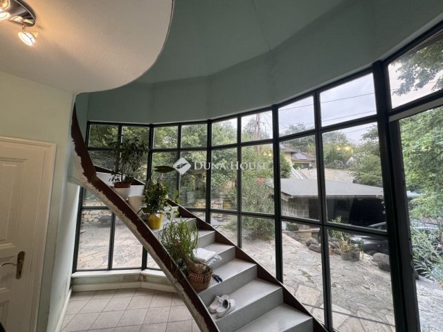 Eladó családi ház, Szekszárdon 94.9 M Ft, 5 szobás