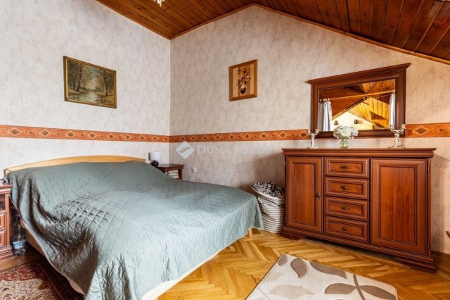 Eladó családi ház, Budapesten, XIV. kerületben 135 M Ft