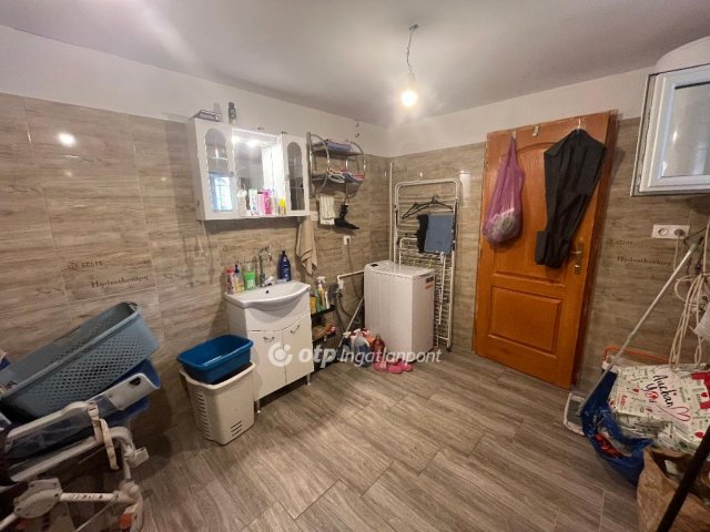 Eladó családi ház, Jászszentlászlón 22 M Ft, 3 szobás