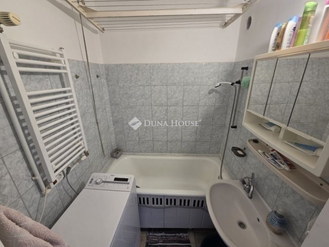 Eladó panellakás, Budapesten, XXI. kerületben 62 M Ft, 2+1 szobás