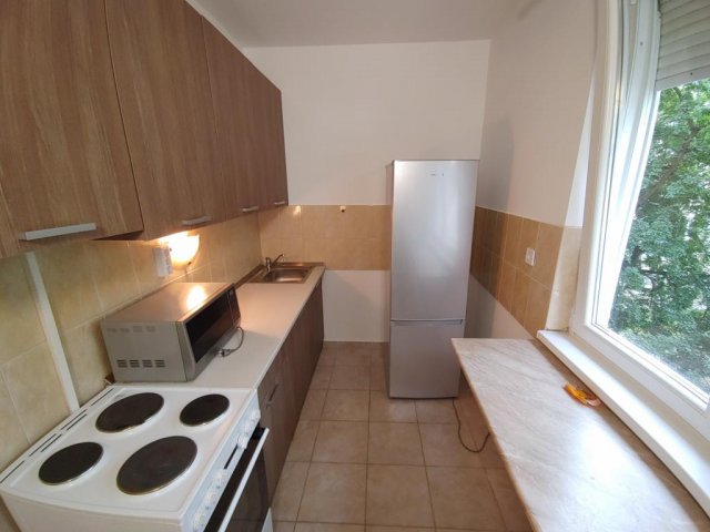 Eladó panellakás, Tatabányán 39.8 M Ft, 2 szobás