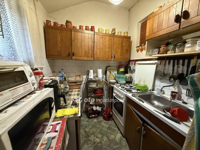 Eladó családi ház, Székesfehérvárott 69.9 M Ft, 3+1 szobás