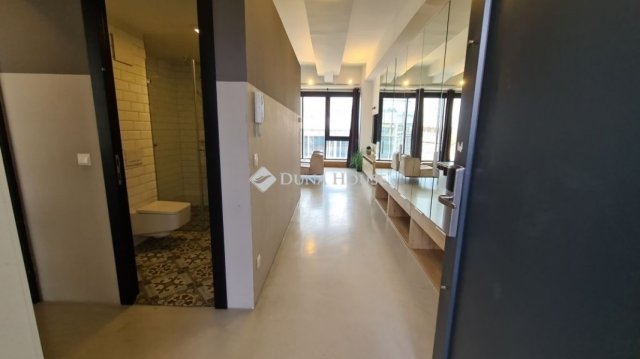 Eladó téglalakás, Budapesten, V. kerületben 218 M Ft, 2 szobás