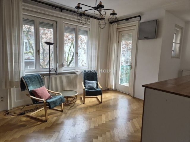 Eladó téglalakás, Budapesten, III. kerületben 140.5 M Ft