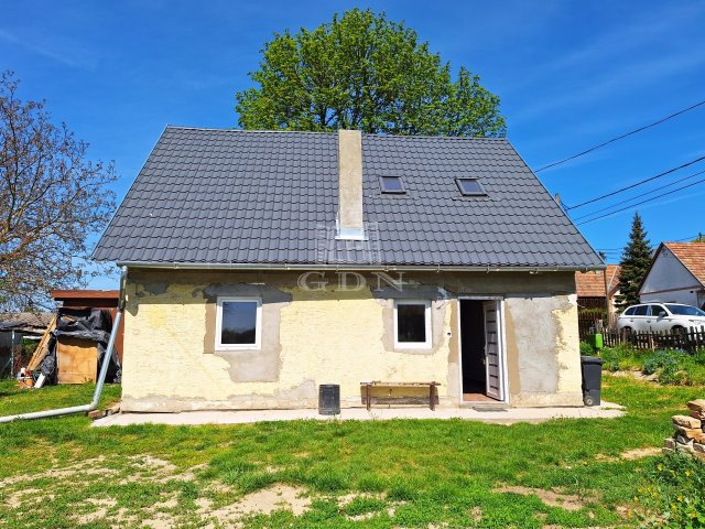 Eladó családi ház, Alcsútdobozon 39.9 M Ft, 2 szobás