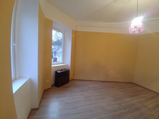 Eladó téglalakás, Szegeden 10.45 M Ft, 1 szobás