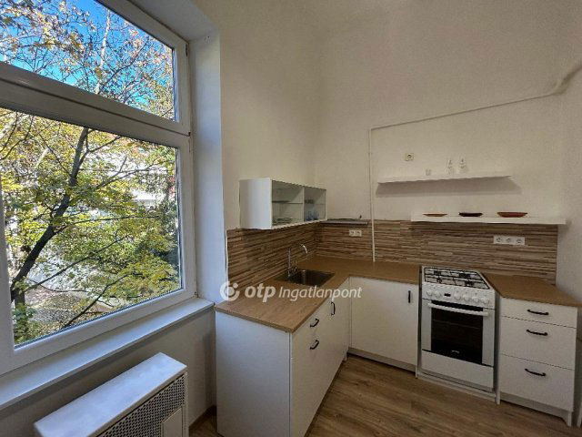 Eladó téglalakás, Győrött 73.9 M Ft, 2 szobás