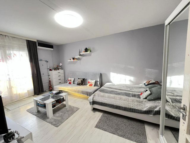 Eladó panellakás, Pécsett, Varsány utcában 37.9 M Ft, 2 szobás