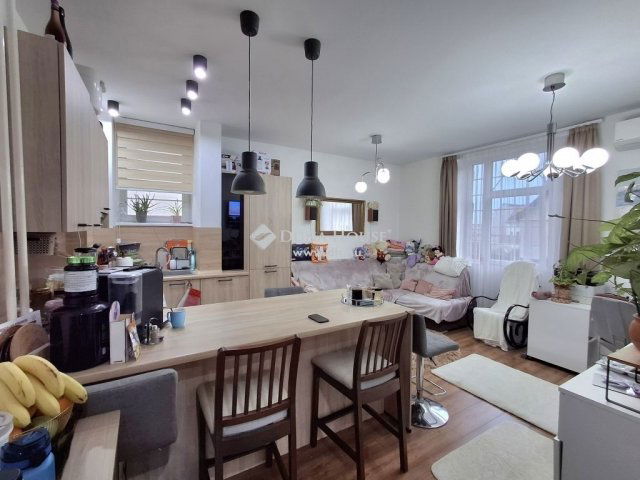 Eladó téglalakás, Debrecenben 84 M Ft, 3 szobás