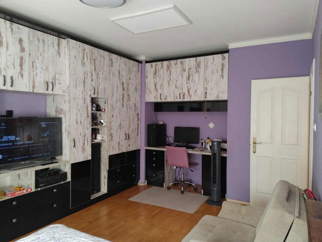 Eladó téglalakás, Oroszlányban 34.99 M Ft, 2 szobás