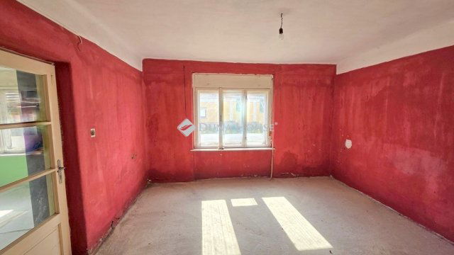 Eladó családi ház, Csanádapácán 6.5 M Ft, 3 szobás