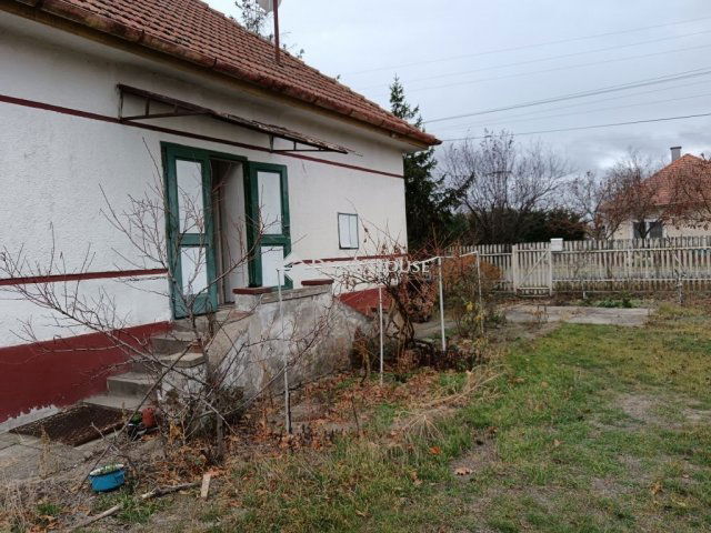 Eladó családi ház, Nyársapáton 29.9 M Ft, 2 szobás