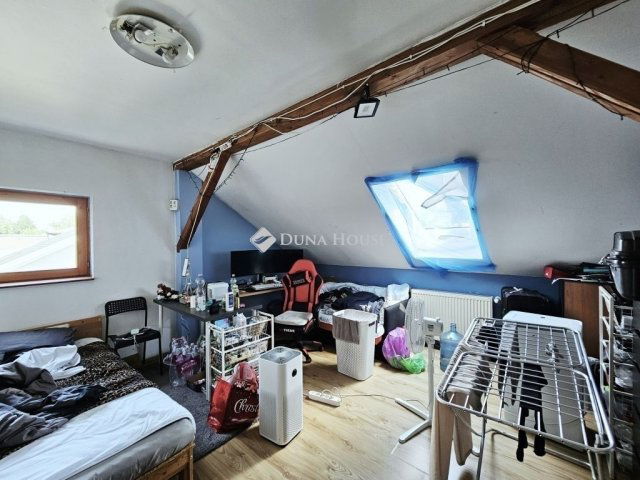 Eladó családi ház, Gödön 100 M Ft, 7 szobás