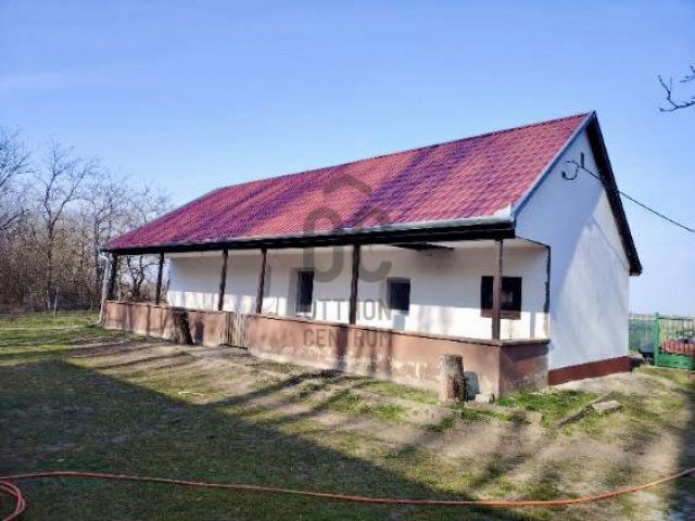 Eladó családi ház, Izsákon 23.9 M Ft, 2 szobás