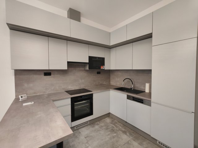 Eladó téglalakás, Szegeden, Faragó utcában 67.99 M Ft, 3 szobás