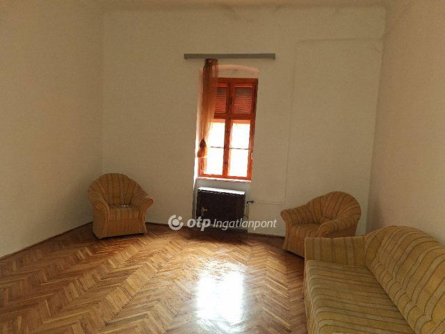 Eladó téglalakás, Mezőhegyesen 9.99 M Ft, 3 szobás