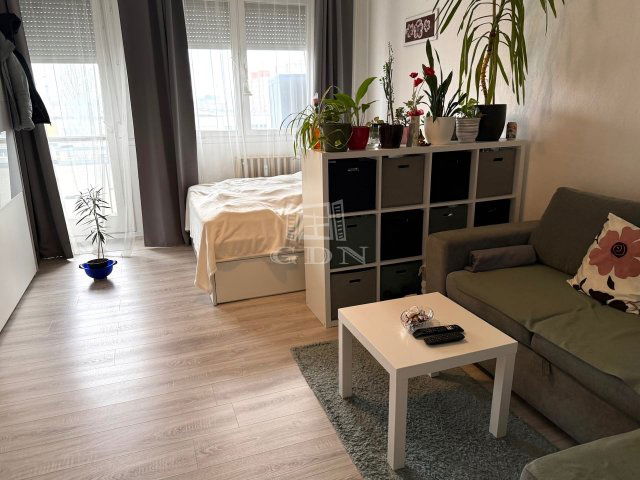 Eladó panellakás, Kecskeméten 36.9 M Ft, 1 szobás