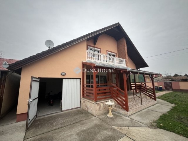 Eladó családi ház, Tápiószentmártonon 68 M Ft, 5 szobás