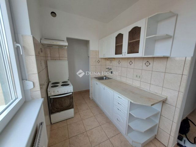 Eladó téglalakás, Vasváron 38 M Ft, 2 szobás