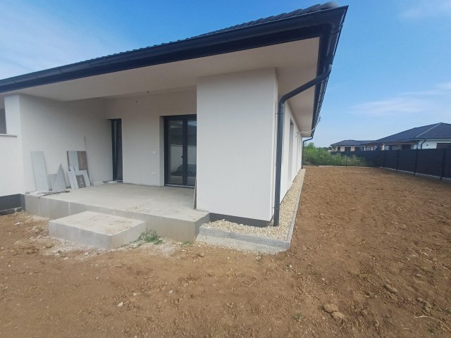 Eladó családi ház, Szombathelyen 101.25 M Ft, 4 szobás
