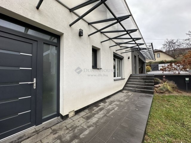 Eladó családi ház, Gödöllőn 269 M Ft, 5 szobás