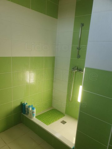 Eladó családi ház, Bicskén 158 M Ft, 4+2 szobás