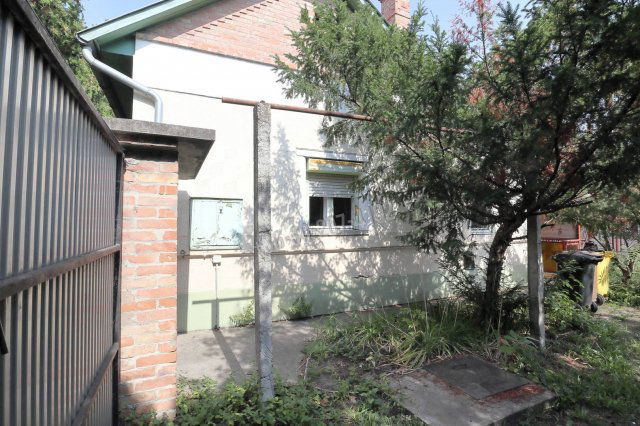 Eladó családi ház, Sándorfalván, Csongrádi utcában 39.9 M Ft