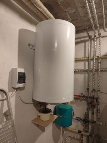 Eladó családi ház, Dunaújvárosban, Tamási Áron utcában 9 M Ft