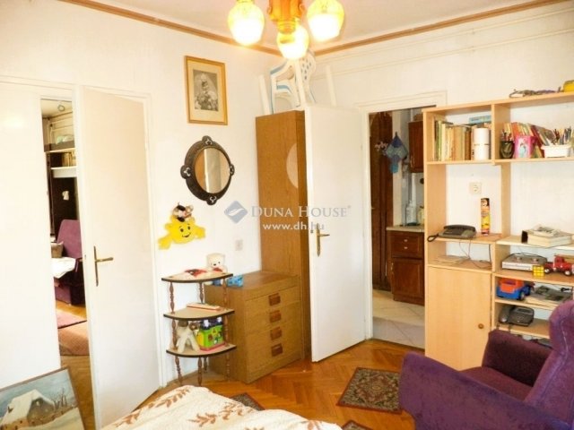 Eladó téglalakás, Székesfehérvárott 63.4 M Ft, 4 szobás