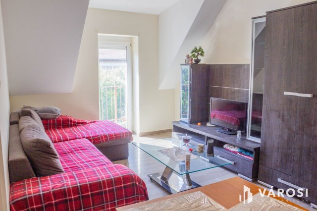 Kiadó téglalakás, albérlet, Szegeden 240 E Ft / hó, 3 szobás