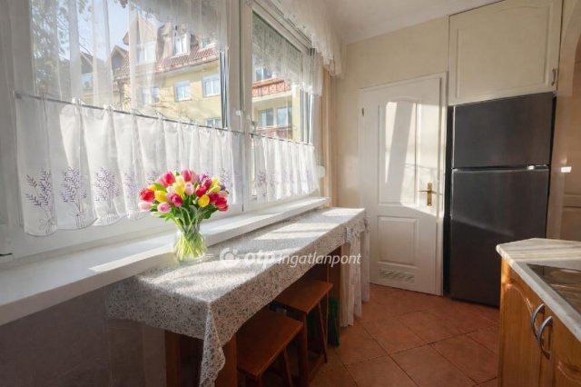 Eladó téglalakás, Debrecenben 71.5 M Ft, 1+2 szobás