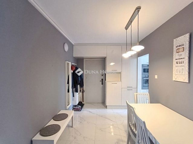 Eladó panellakás, Budapesten, III. kerületben 76.5 M Ft