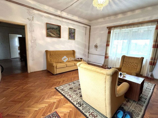 Eladó családi ház, Bajánsenyén 34.9 M Ft, 5 szobás