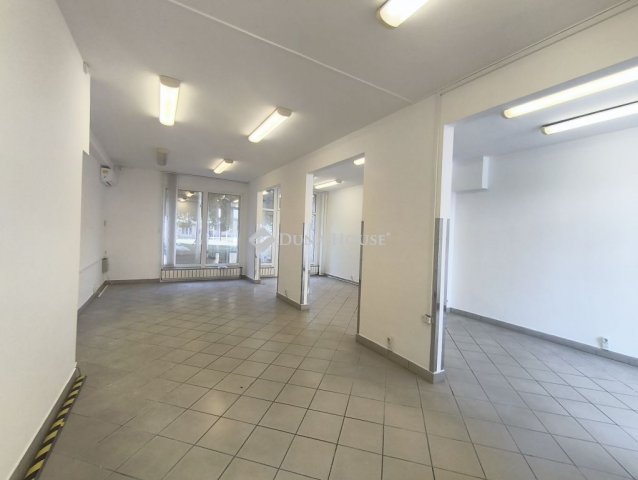 Kiadó üzlethelyiség, Dombóváron 220 E Ft / hó