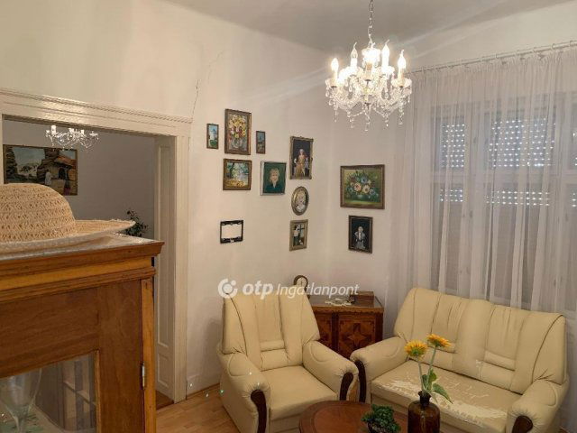 Eladó családi ház, Zagyvarékason 13.5 M Ft, 2 szobás