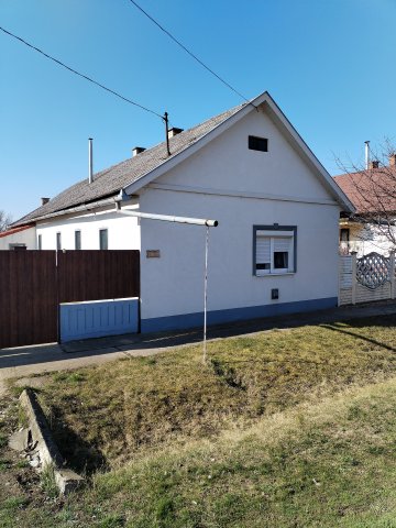 Eladó családi ház, Balmazújvárosban 39.5 M Ft, 1+3 szobás