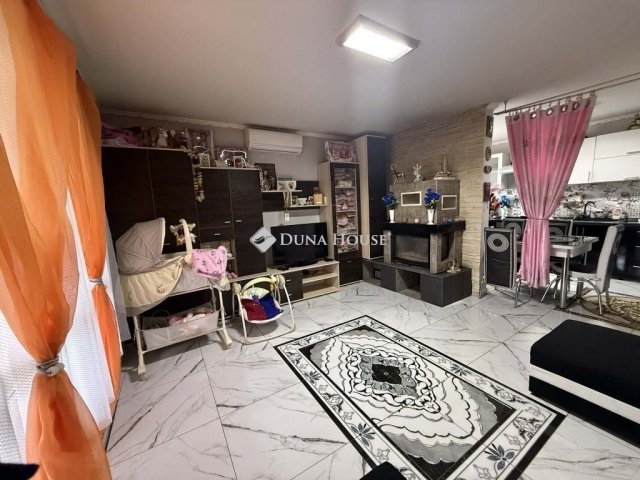 Eladó családi ház, Bicskén 44.7 M Ft, 2 szobás