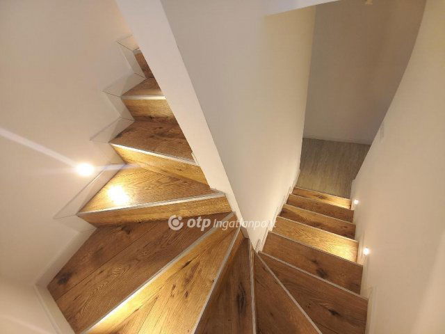 Eladó ikerház, Gödön 110 M Ft, 4 szobás / költözzbe.hu