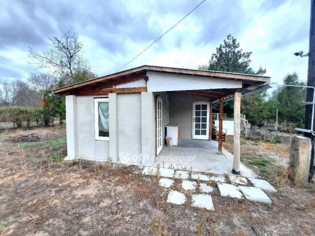 Eladó nyaraló, Kiskunfélegyházán 5.99 M Ft, 1 szobás