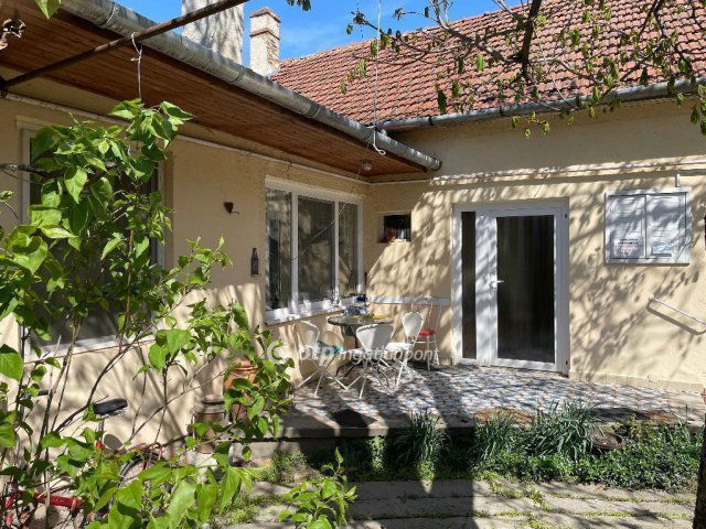 Eladó családi ház, Gyulán 119 M Ft, 7+4 szobás