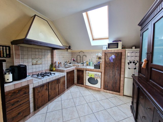 Eladó családi ház, Debrecenben 120 M Ft, 7 szobás