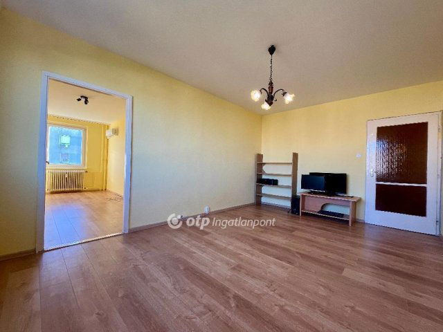 Eladó panellakás, Nyíregyházán 46.5 M Ft, 2+1 szobás