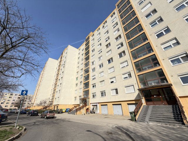 Eladó panellakás, Székesfehérvárott 49.9 M Ft, 1+1 szobás