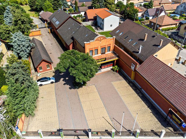 Eladó családi ház, Dunaharasztin 450 M Ft, 7 szobás