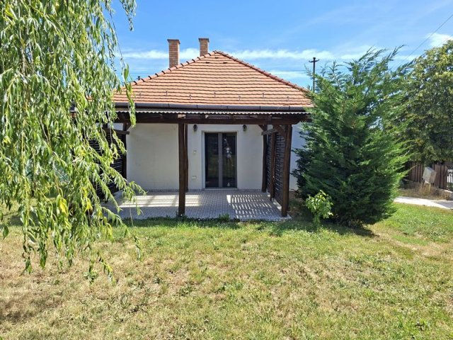 Eladó családi ház, Érden 99.9 M Ft, 3 szobás