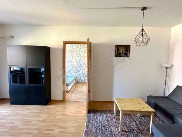 Eladó téglalakás, Budapesten, III. kerületben, Hunor utcában