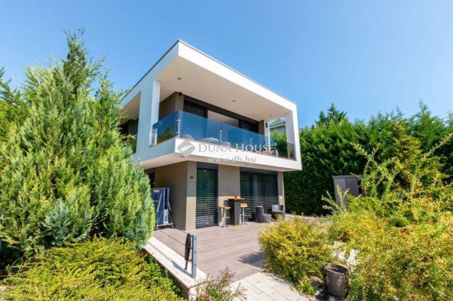 Eladó családi ház, Budaörsön 479 M Ft, 6 szobás