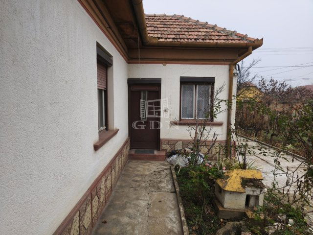 Eladó családi ház, Nagykőrösön 31.5 M Ft, 3 szobás