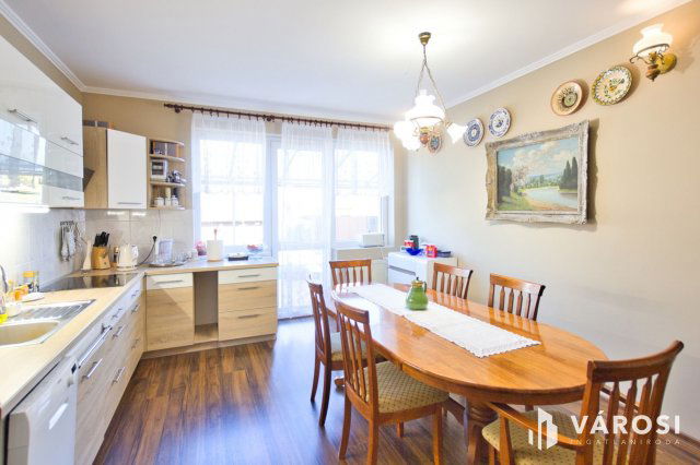 Eladó családi ház, Békéscsabán 88.9 M Ft, 5 szobás